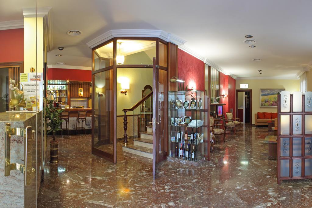 Hotel Los Angeles Figueres  Eksteriør billede