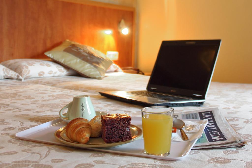 Hotel Los Angeles Figueres  Eksteriør billede