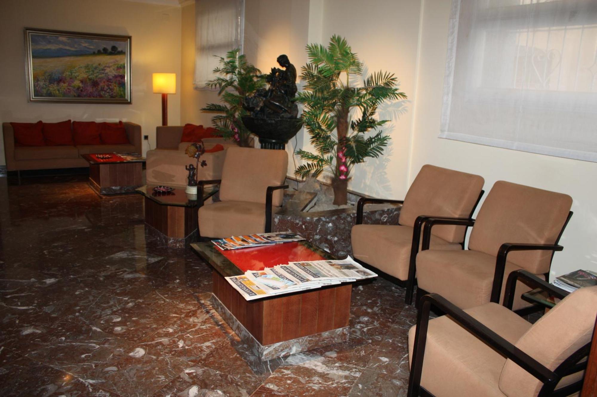 Hotel Los Angeles Figueres  Eksteriør billede
