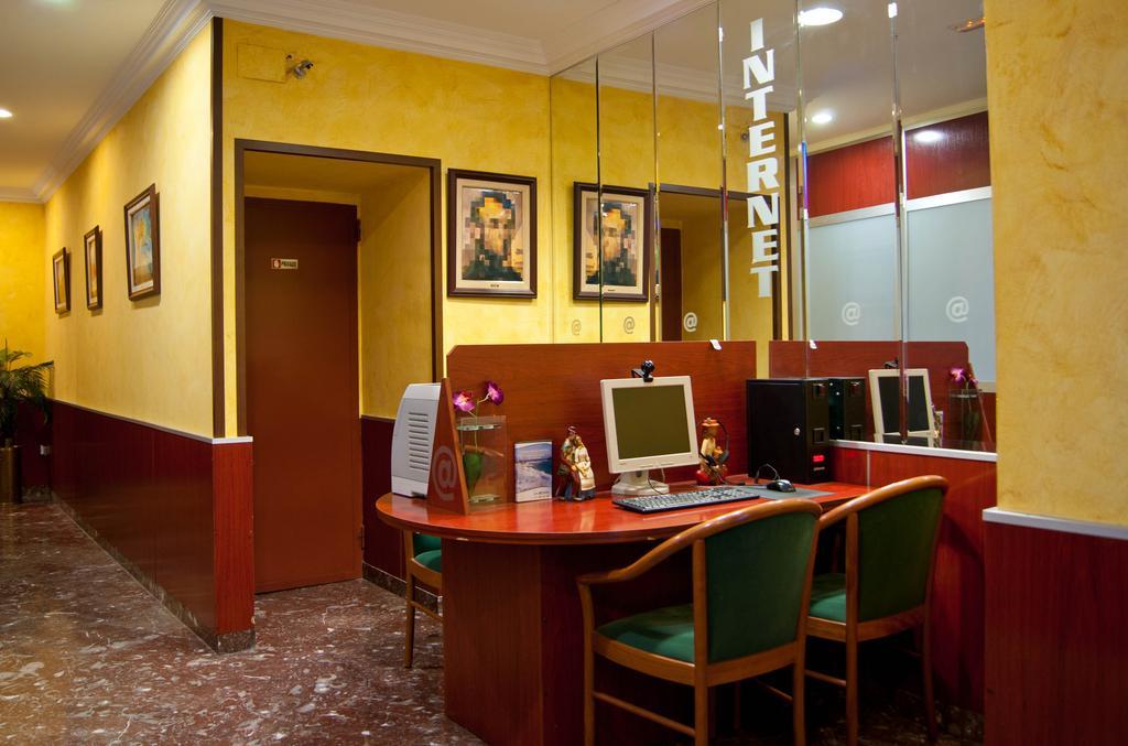 Hotel Los Angeles Figueres  Eksteriør billede