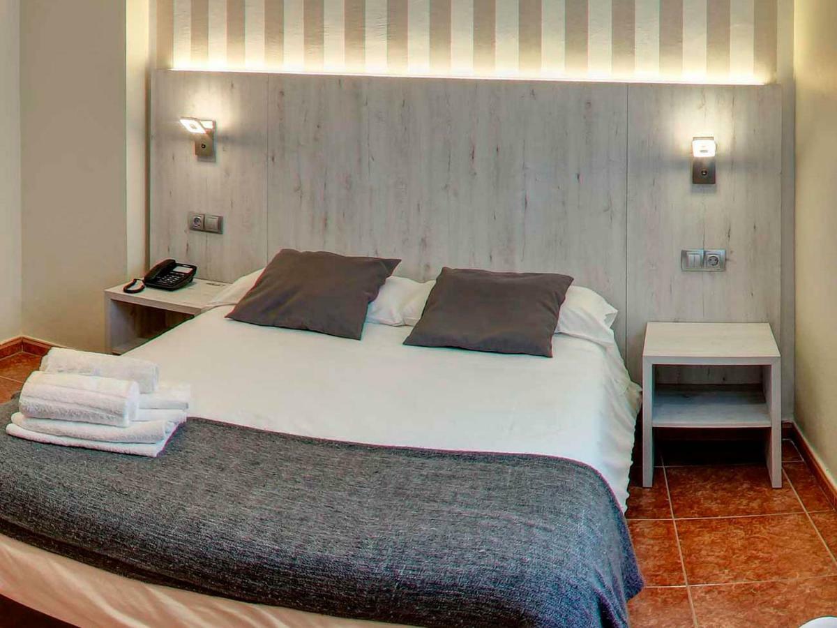 Hotel Los Angeles Figueres  Eksteriør billede